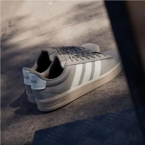 Adidas shoes - Light Brown / Off White / Chalky Brown 4