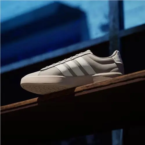Adidas shoes - Light Brown / Off White / Chalky Brown 5