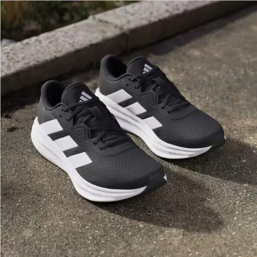 Adidas shoes - Core Black / Cloud White / Carbon 6