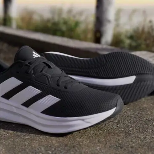 Adidas shoes - Core Black / Cloud White / Carbon 18
