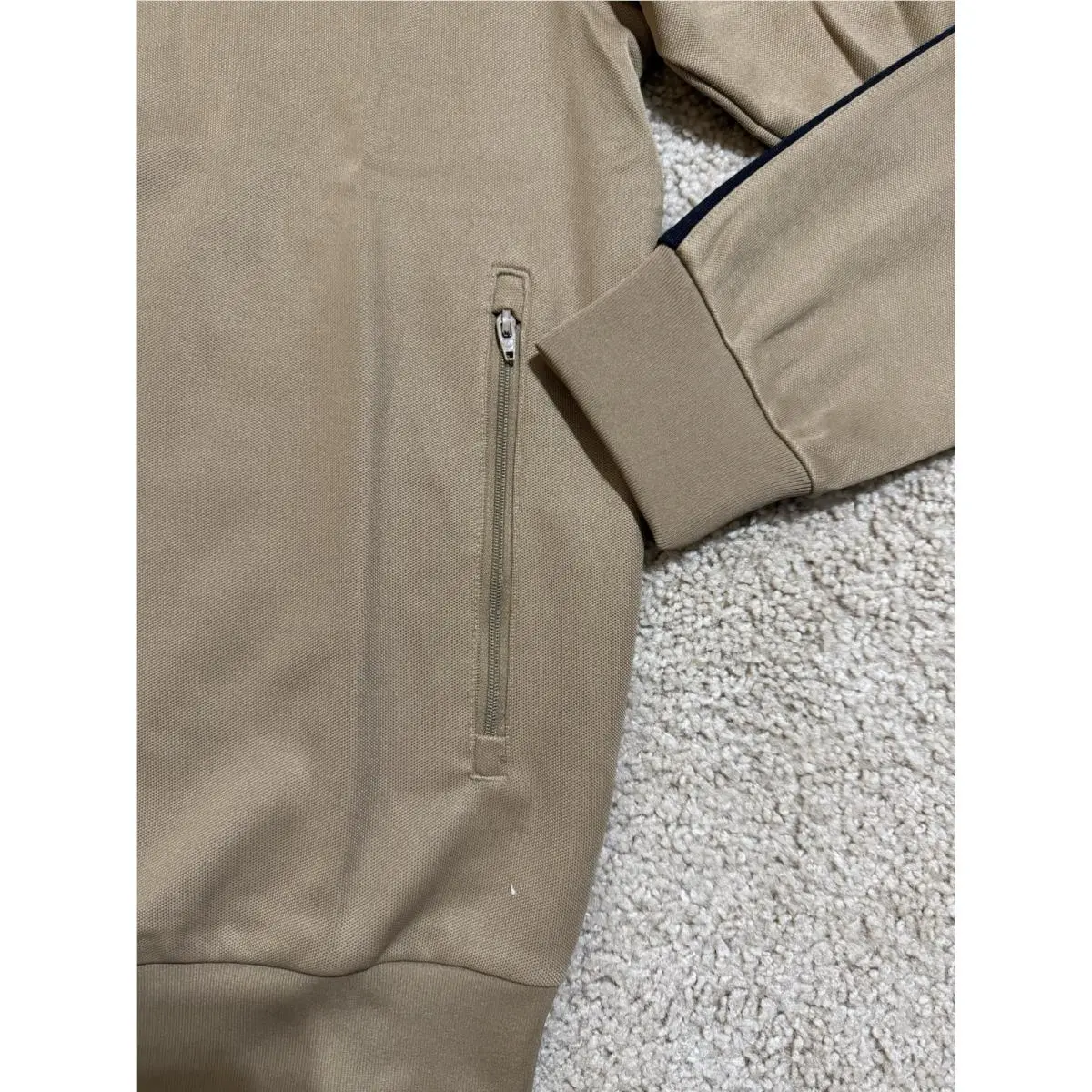 Adidas clothing - Cardboard Brown 17