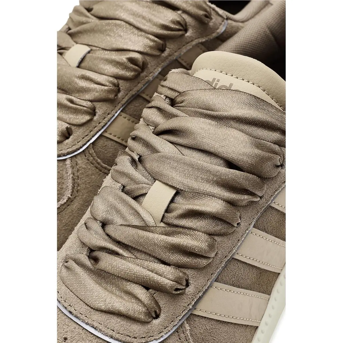 Adidas shoes - Aurora Coffee/Off-white/Gum 32