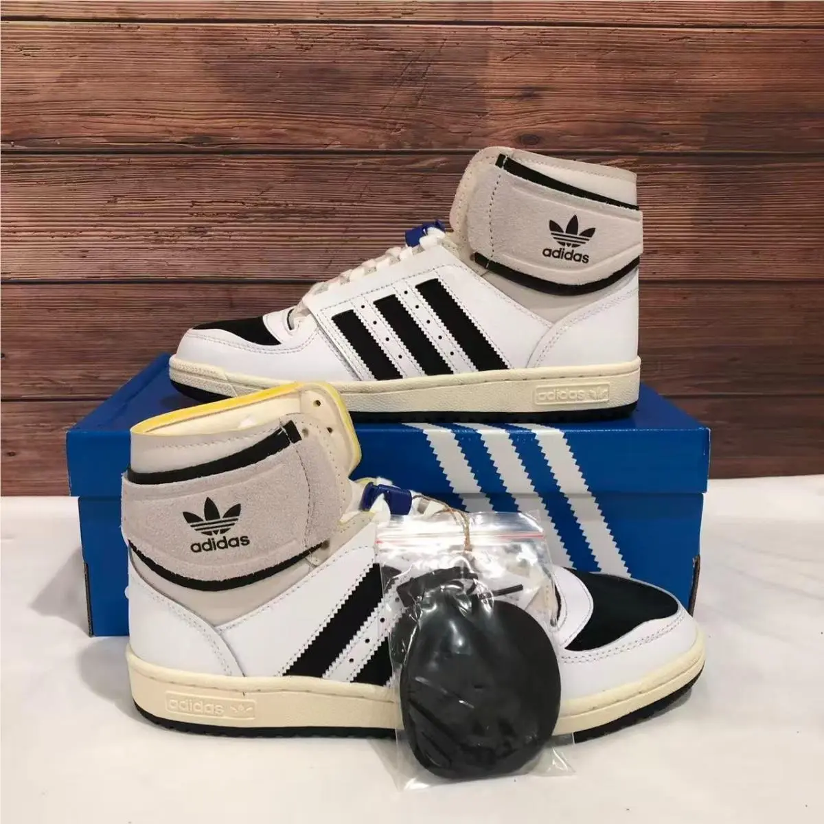 -top Ten DE `white Black` Men`s Shoes Q46255 by Adidas