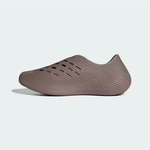 Adidas shoes - Trace Brown / Core Black / Trace Brown 5