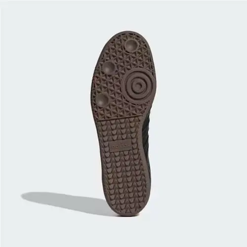 Adidas shoes - Core Black / Core Black / Gum 2
