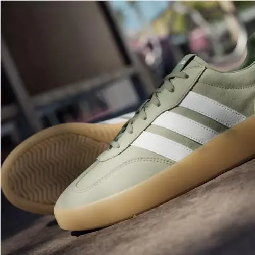 Adidas shoes - Tent Green / Off White / Gum 18
