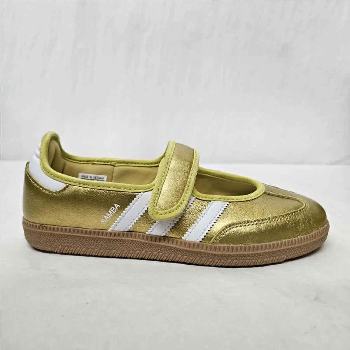 Adidas shoes - Metallic Gold 7