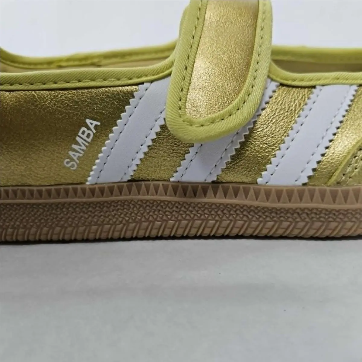 Adidas shoes - Metallic Gold 16