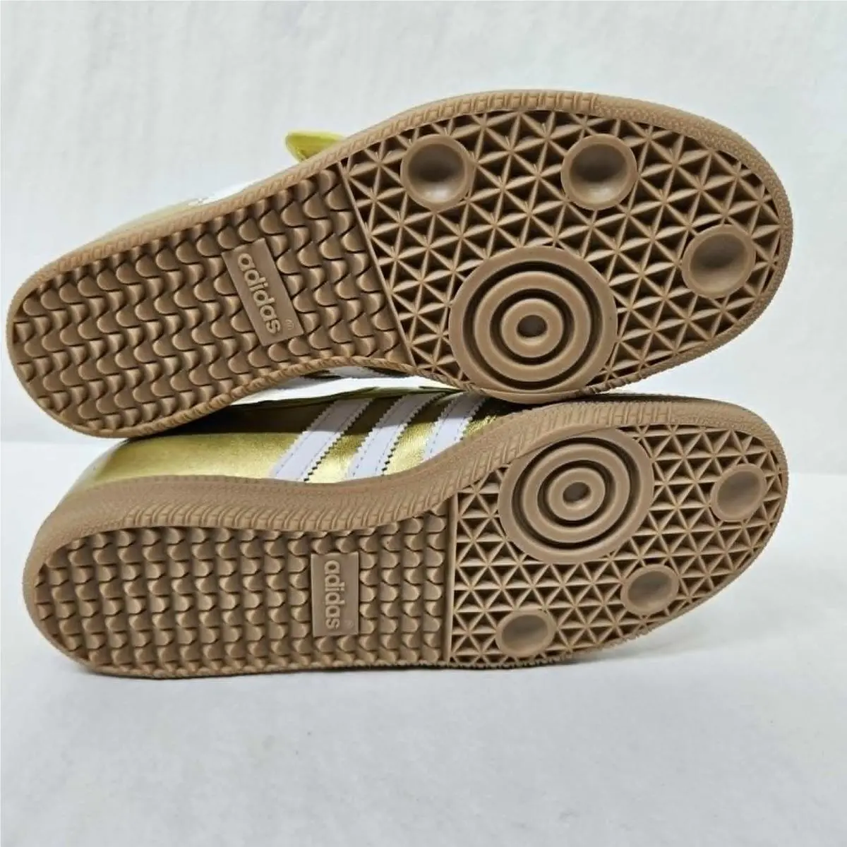 Adidas shoes - Metallic Gold 19