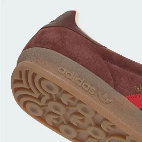 Adidas shoes - Fox Brown / Red / Gum 17