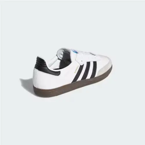 Adidas shoes - Cloud White / Core Black / Gum 13