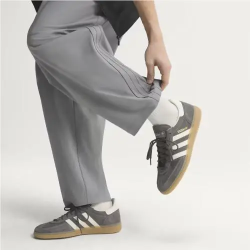 Adidas shoes - Grey Strata / Off White / Gum 6