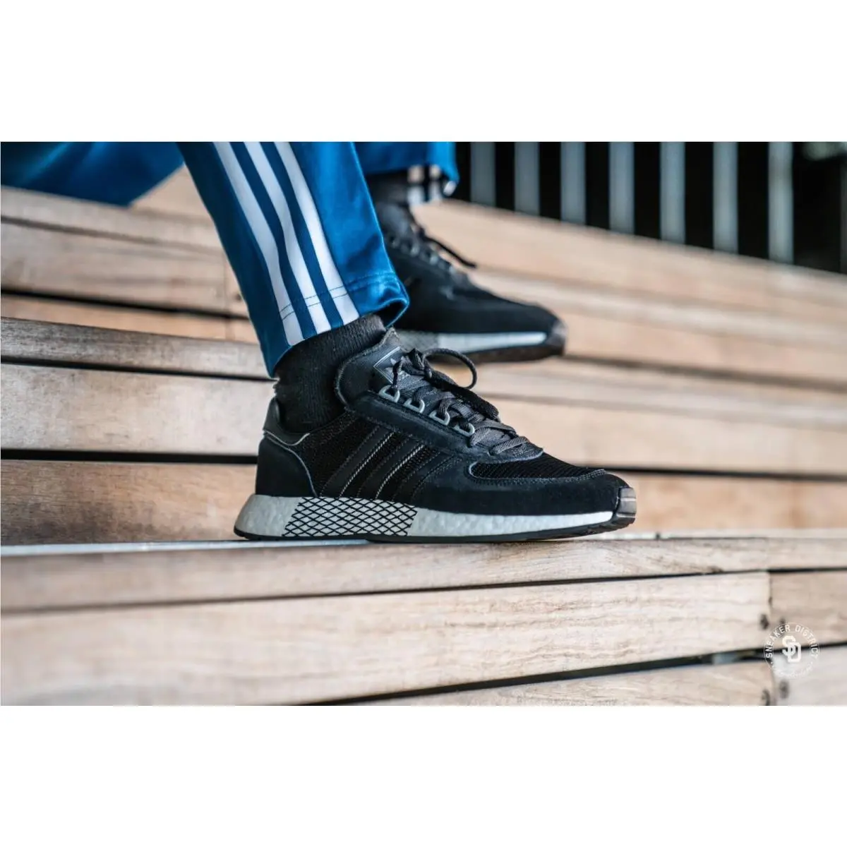 Adidas shoes - adidas - EE3656 - CORE BLACK 1
