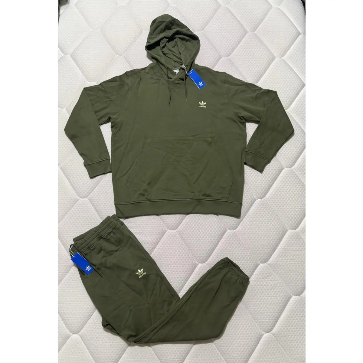 Adidas clothing - Olive Green 0