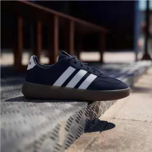 Adidas shoes - Night Indigo / Off White / Gum 1