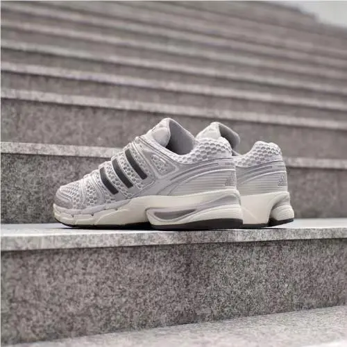 Adidas shoes - Silver Metallic / Grey One / Core Black 16
