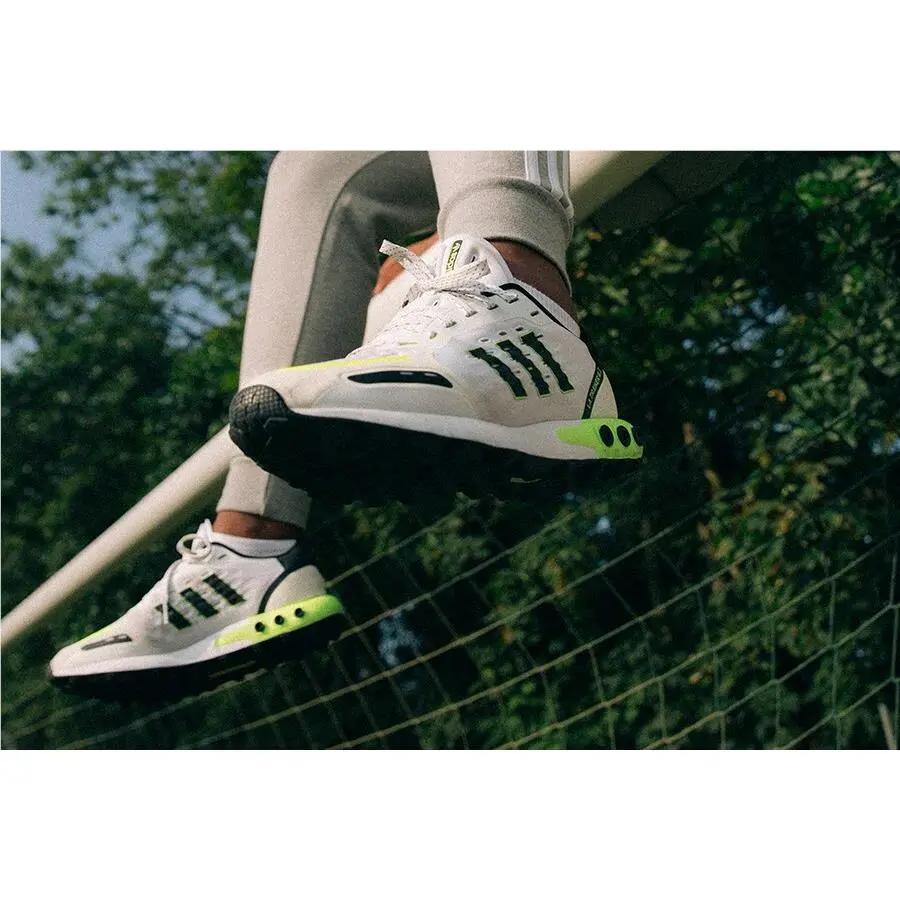 Adidas shoes - adidas LA Trainer - Trainer - FY3704 - White 19