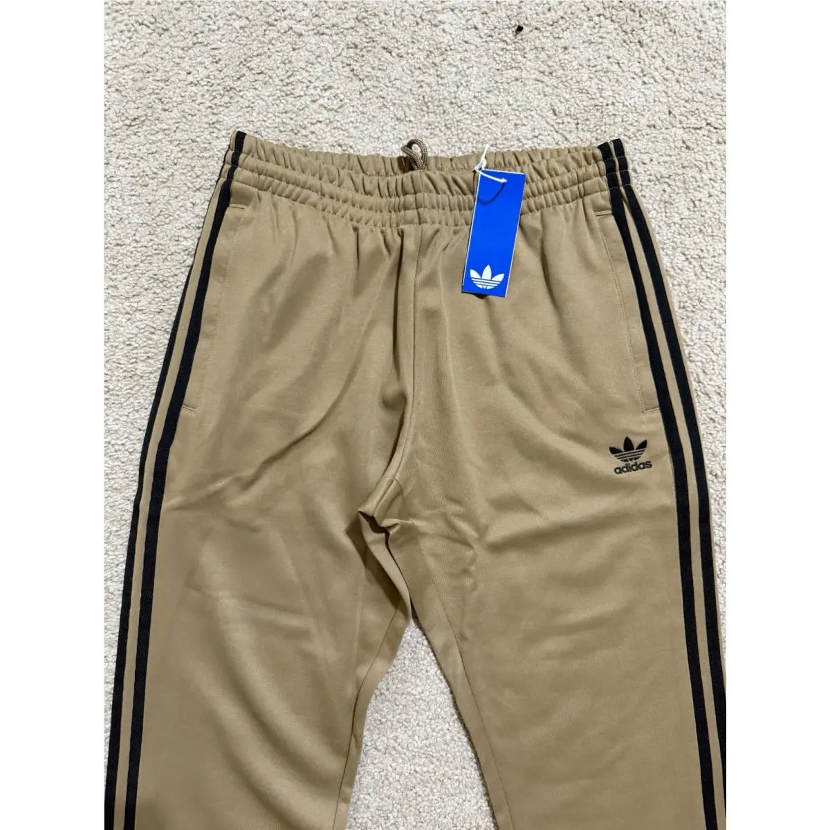 Adidas clothing - Cardboard Brown 17