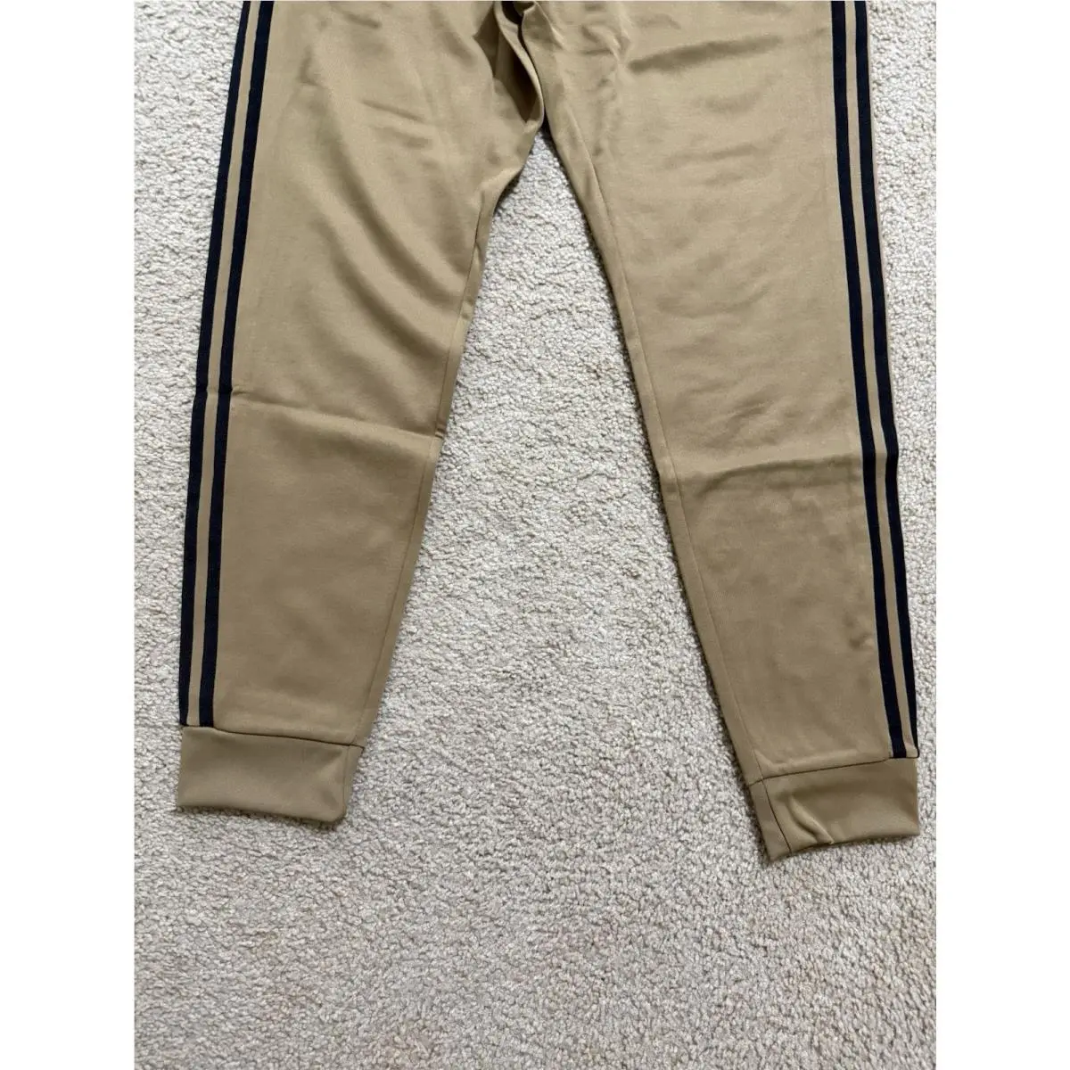 Adidas clothing - Cardboard Brown 19