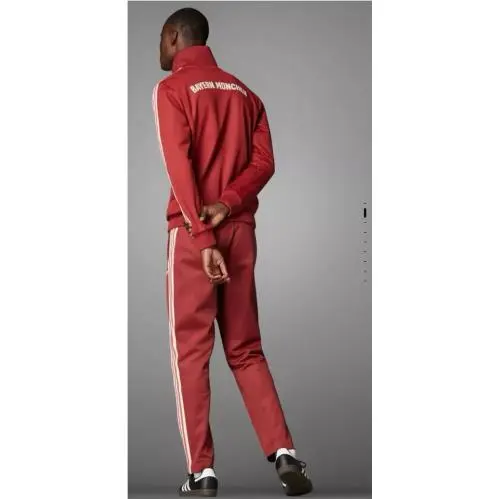 Adidas clothing - Mystery Red 32