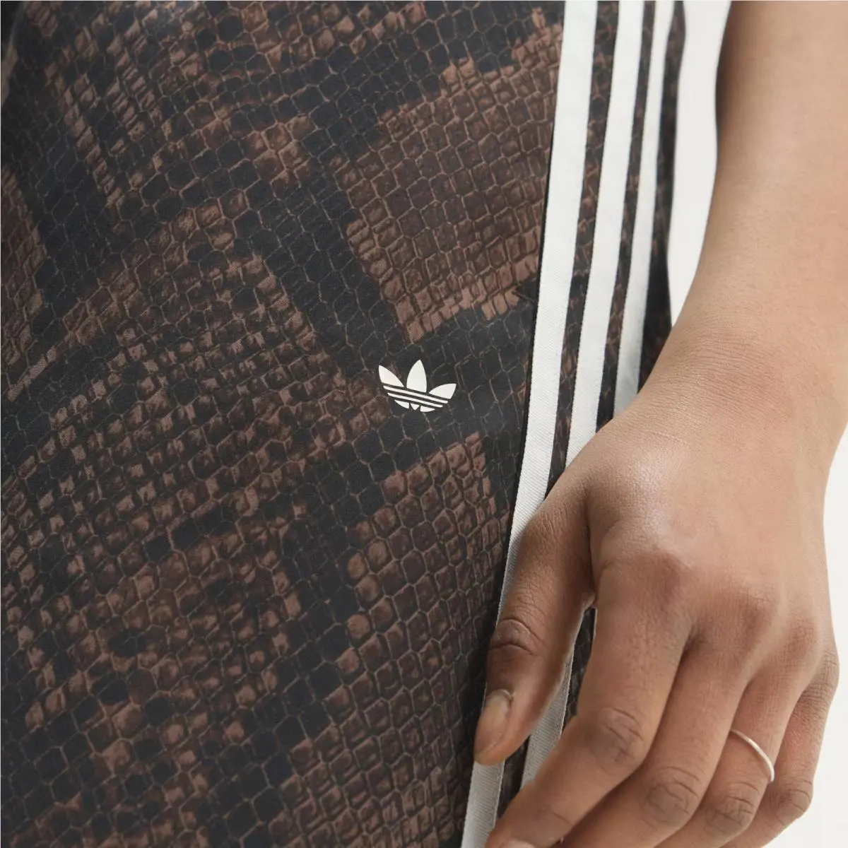 Adidas clothing - KX1887 - KX1887 - Earth Strata / Aurora Coffee 9