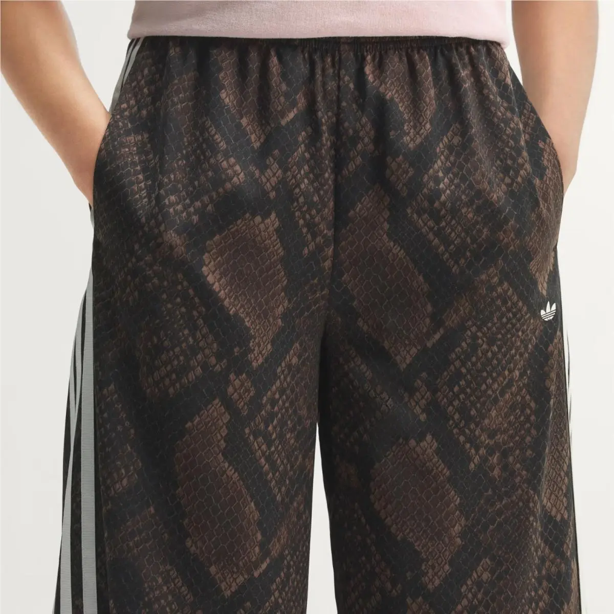 Adidas clothing - KX1887 - KX1887 - Earth Strata / Aurora Coffee 15
