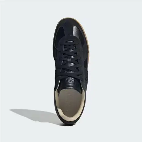 Adidas shoes - Core Black / Core Black / Gum 1