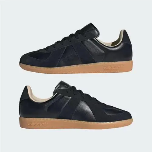 Adidas shoes - Core Black / Core Black / Gum 6