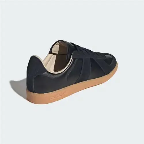 Adidas shoes - Core Black / Core Black / Gum 15