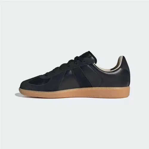 Adidas shoes - Core Black / Core Black / Gum 16