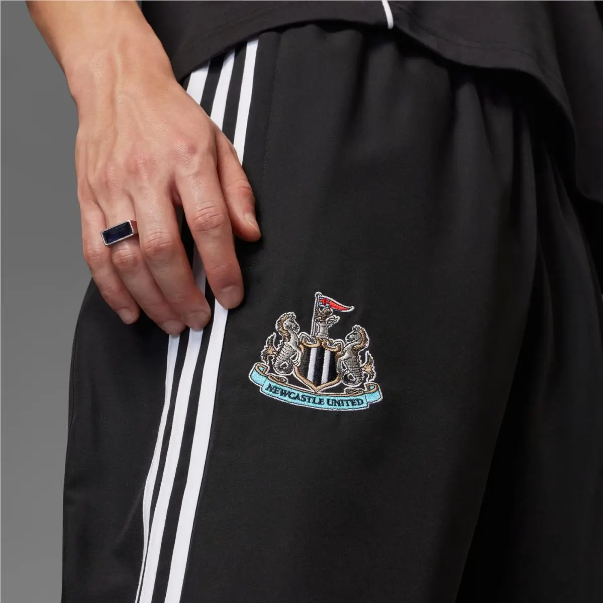 Adidas clothing - 2025 - 2025 - Black 38