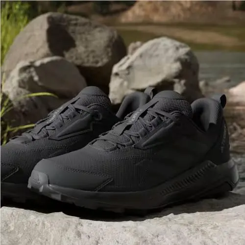 Adidas shoes - Core Black / Core Black / Grey Four 7