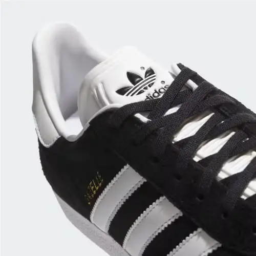 Adidas shoes - Core Black / White / Gold Metallic 21
