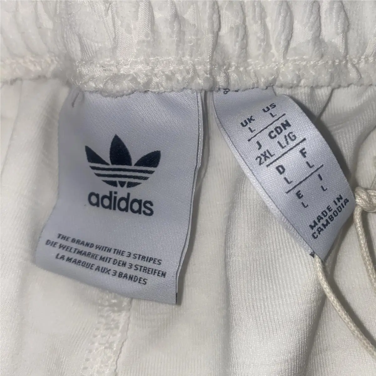 Adidas clothing - adidas Originals Q12 Monogram - Originals Monogram - JP4429 - Ivory 8