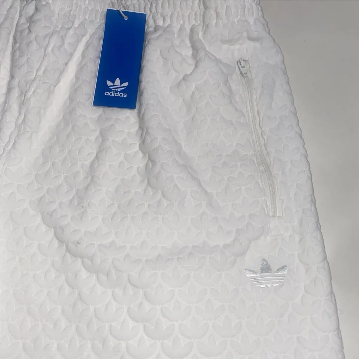 Adidas clothing - adidas Originals Q12 Monogram - Originals Monogram - JP4429 - Ivory 5