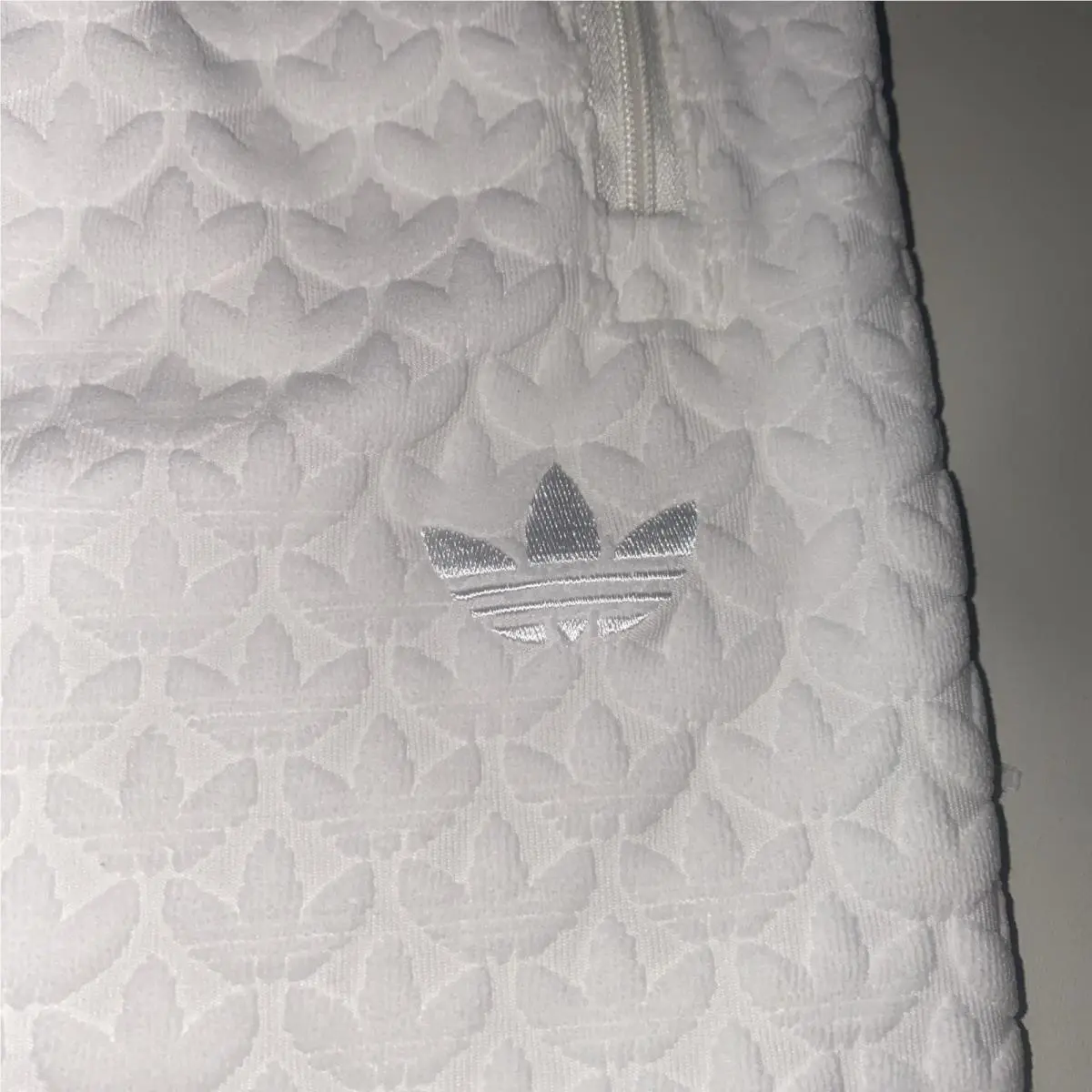Adidas clothing - adidas Originals Q12 Monogram - Originals Monogram - JP4429 - Ivory 10