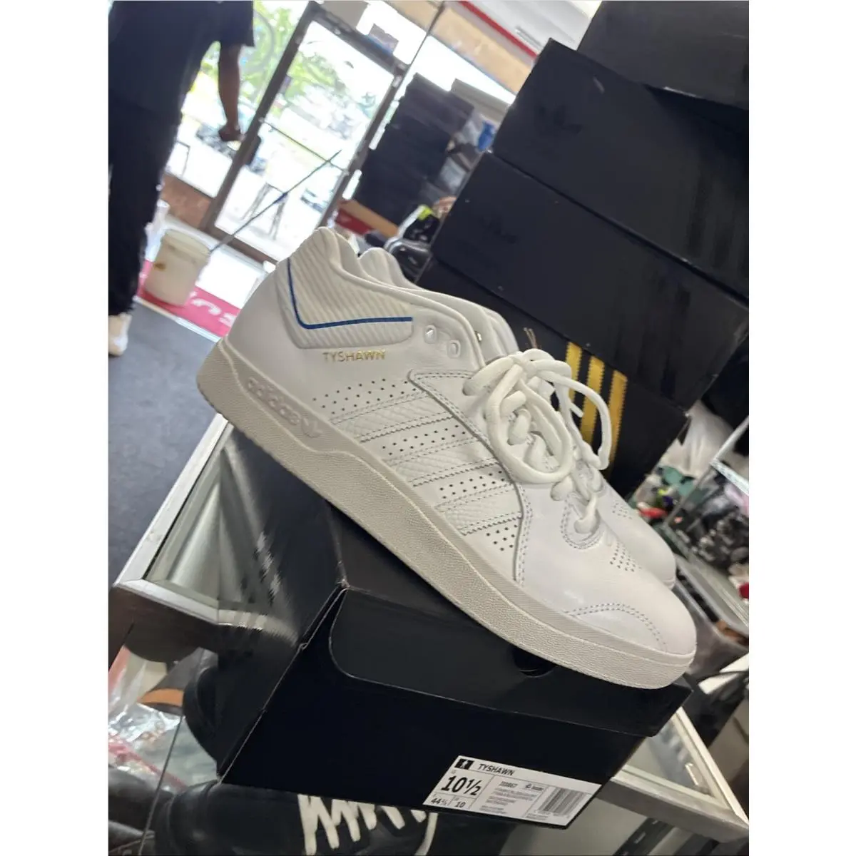 Tyshawn White Blue Bird Gold Skate Shoes JI0867 Men`s Size 10.5 by Adidas