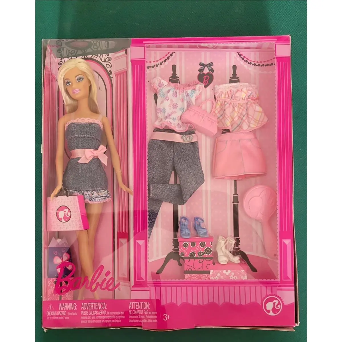 Mattel Barbie Fashion Doll Giftset P1709