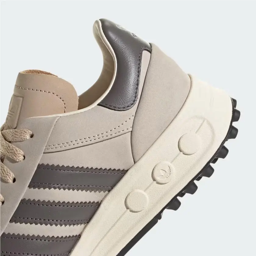 Adidas shoes - adidas LA Trainer - Trainer - IE6481 - Beige 17