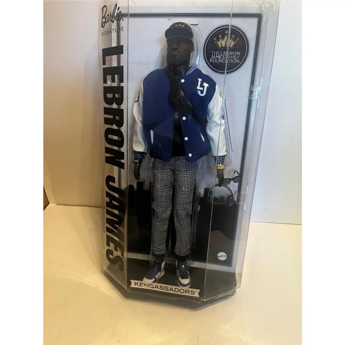 Lebron James Barbie Kenbassador HRM33 Mattel Toys