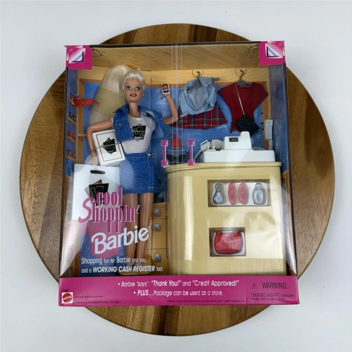 Mattel Barbie Cool Shoppin` Barbie Play Set and Doll