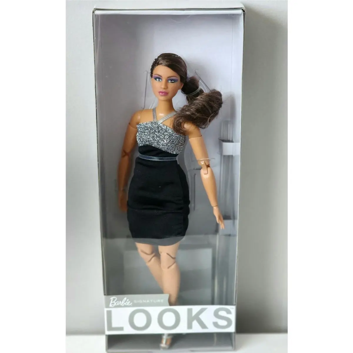 Barbie Looks Model 12 HBX95 Fryda Made to Move Curvy Signature Black Label Doll