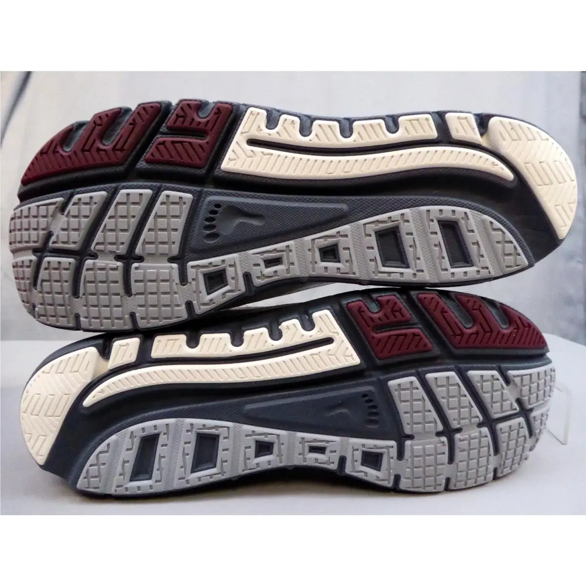 Altra shoes - Altra Provision 4 - Provision - Z8216 - White (UPC: 193391561455) 13