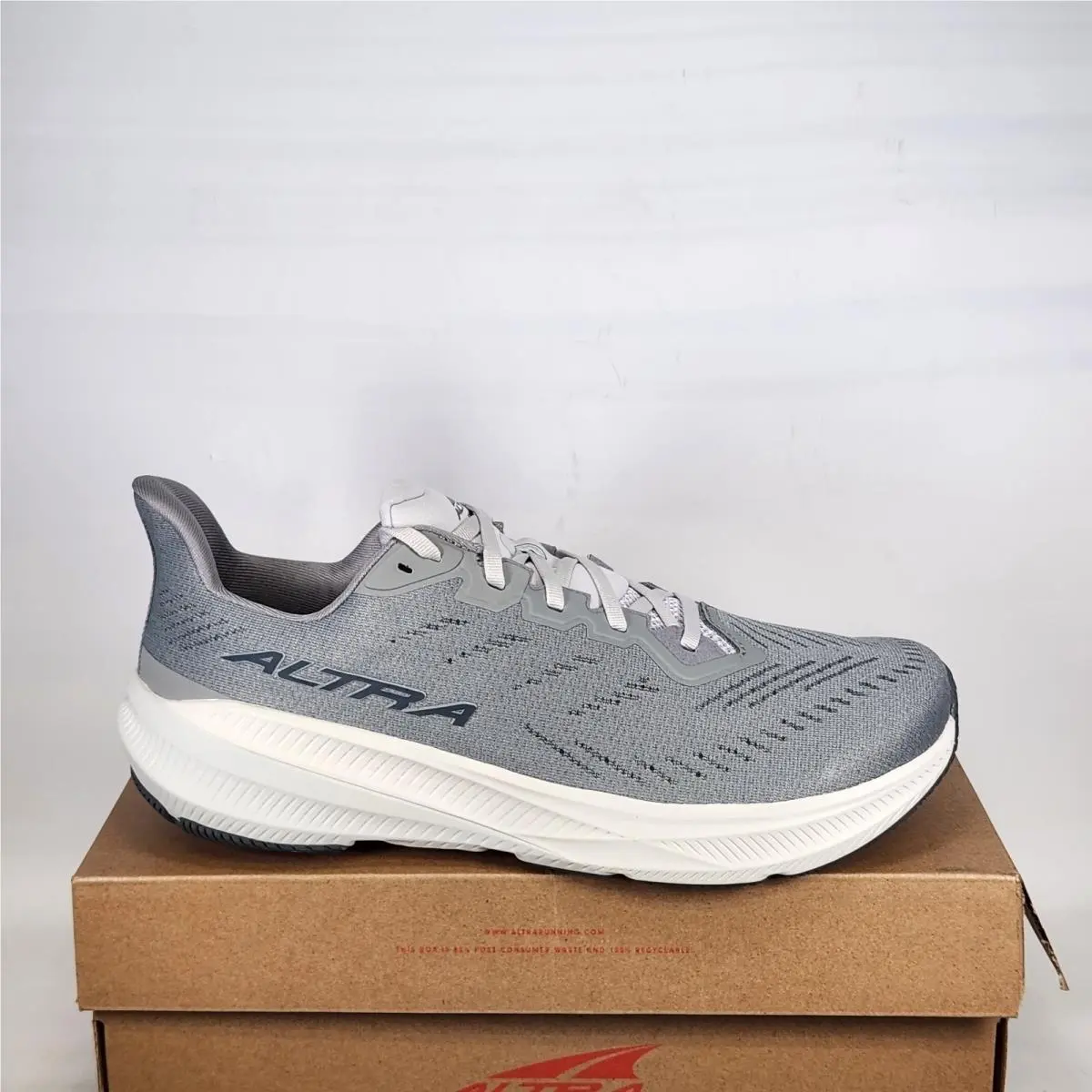 Altra Experience Flow 2 Running Shoe Men Size 10.5 Gray Low Drop Athletic