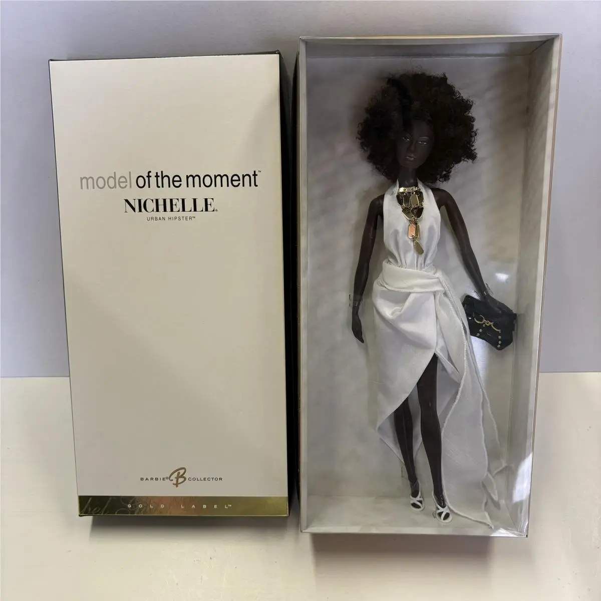 Model of The Moment Nichelle Urban Hipster Doll Gold Label C3822 Nrfb 2004