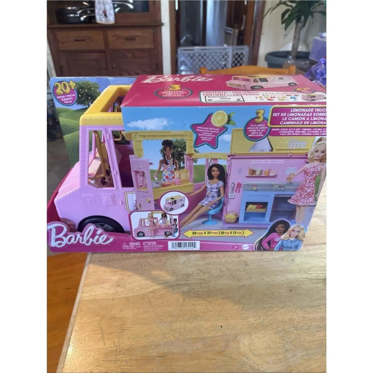 Barbie Mattel Lemonade Truck Playset Vehicle with 20 Pieces