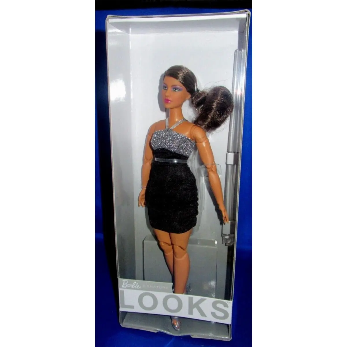 Barbie Signature Looks Model 12 Articulated Collector Barbie Doll
