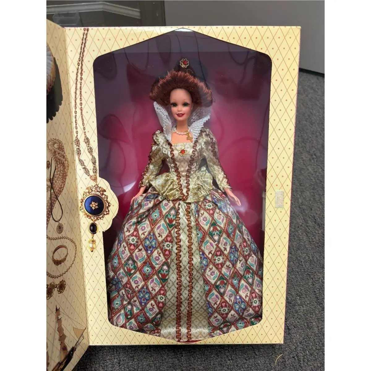 1994 Elizabeth Queen Barbie Doll The Great Eras Collection