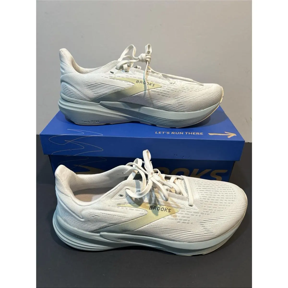 Brooks shoes - Brooks Revel 8 - Revel - 110-468-1D 157 - White 0