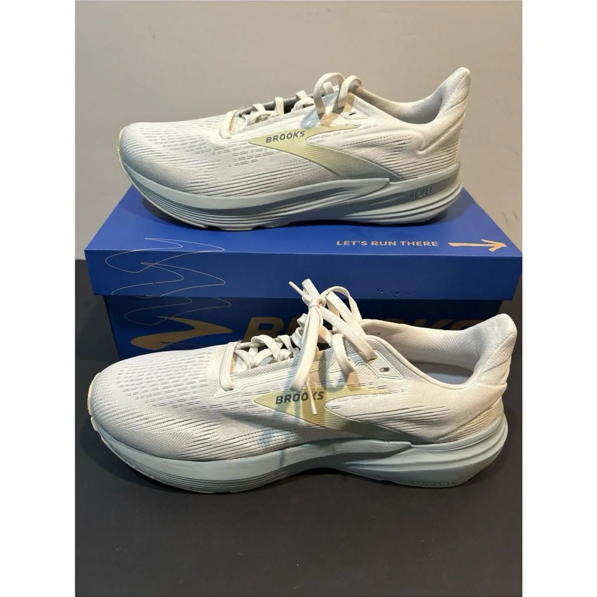 Brooks shoes - Brooks Revel 8 - Revel - 110-468-1D 157 - White 1
